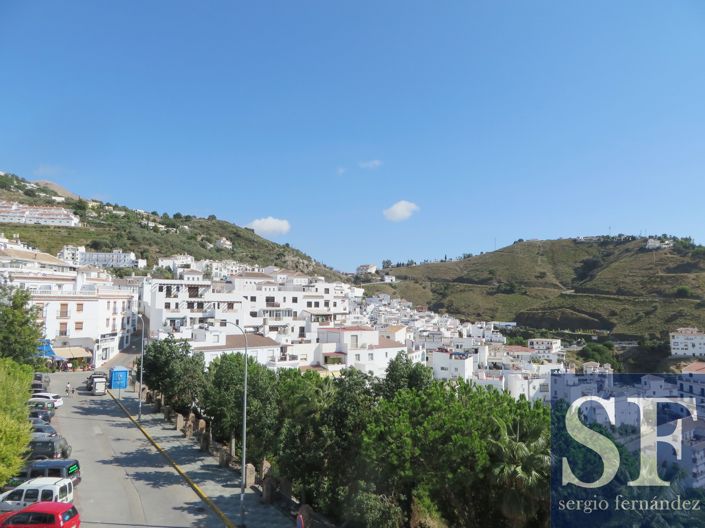 Image No.12-3 Bed Townhouse for sale