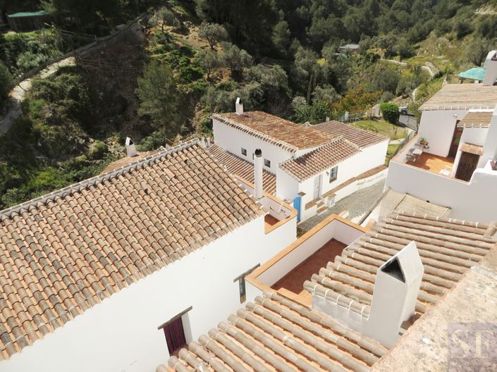 Image No.6-9 Bed Townhouse for sale