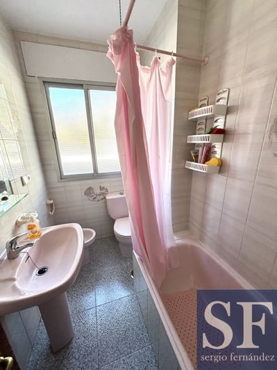 Image No.12-5 Bed Townhouse for sale