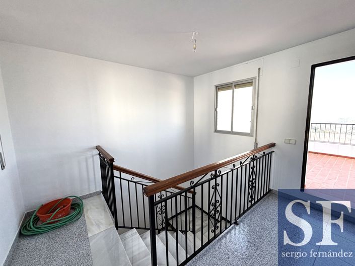 Image No.15-5 Bed Townhouse for sale