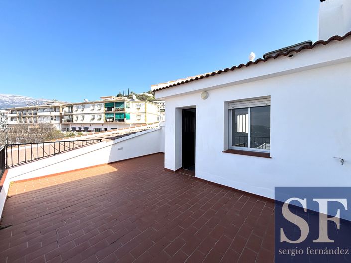 Image No.17-5 Bed Townhouse for sale