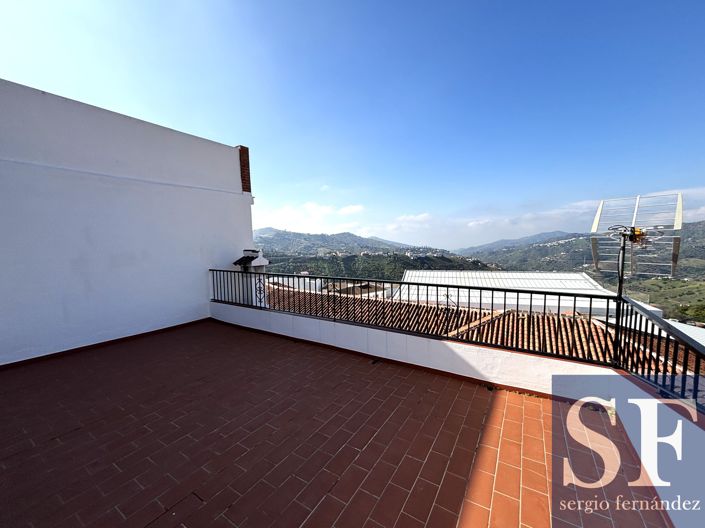 Image No.19-5 Bed Townhouse for sale