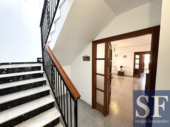 Image No.2-5 Bed Townhouse for sale