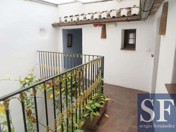 Image No.10-7 Bed Townhouse for sale