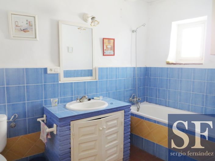 Image No.9-7 Bed Townhouse for sale