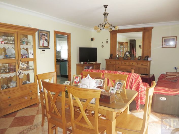 Image No.2-4 Bed Townhouse for sale