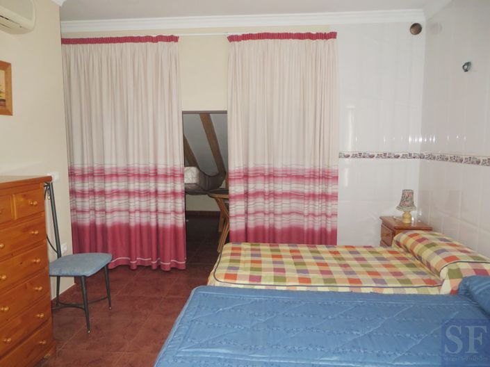 Image No.9-4 Bed Townhouse for sale