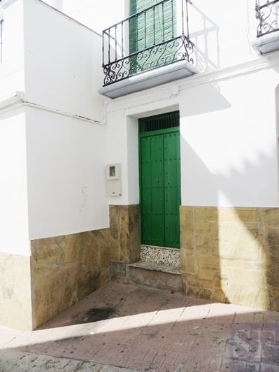 Image No.10-6 Bed Townhouse for sale