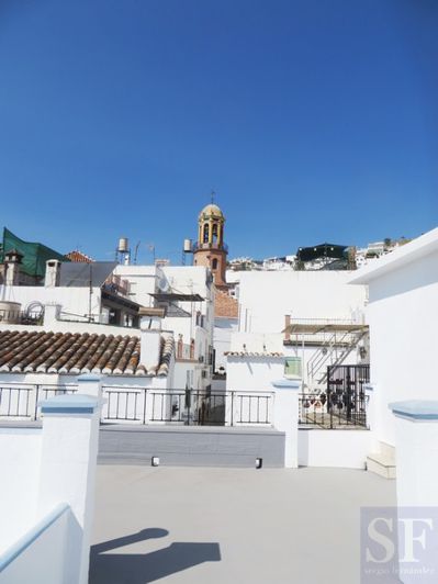 Image No.6-6 Bed Townhouse for sale