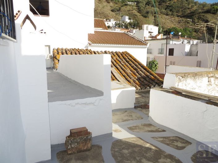 Image No.10-3 Bed Townhouse for sale