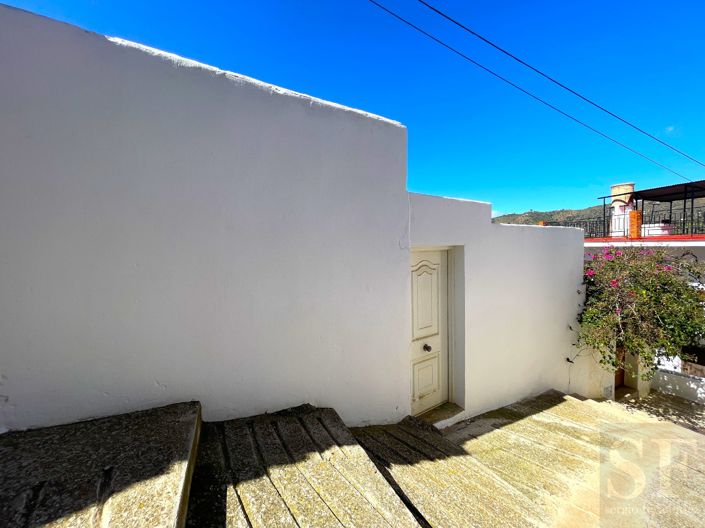 Image No.13-4 Bed Townhouse for sale