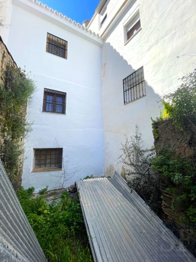 Image No.15-4 Bed Townhouse for sale