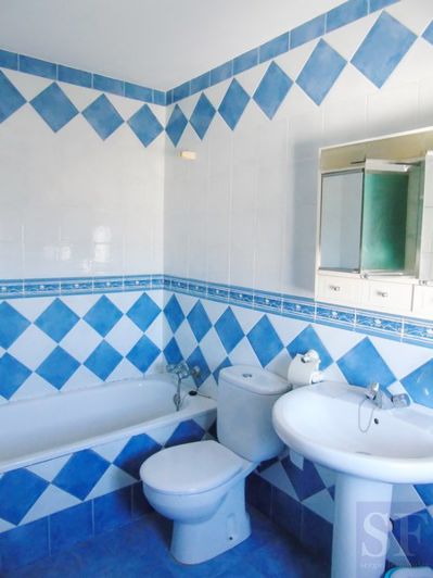 Image No.9-2 Bed Townhouse for sale