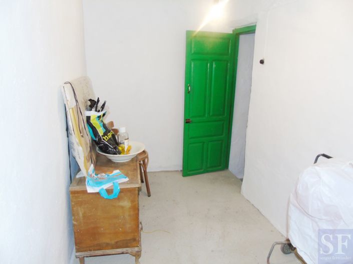 Image No.9-1 Bed Townhouse for sale