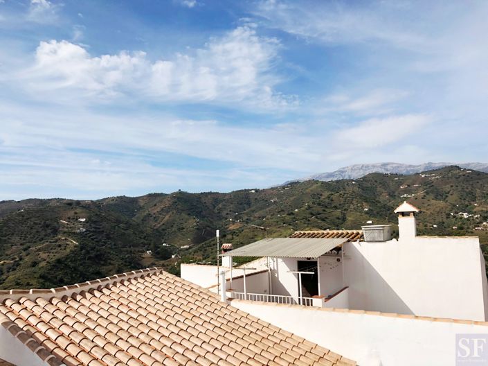 Image No.18-4 Bed Townhouse for sale