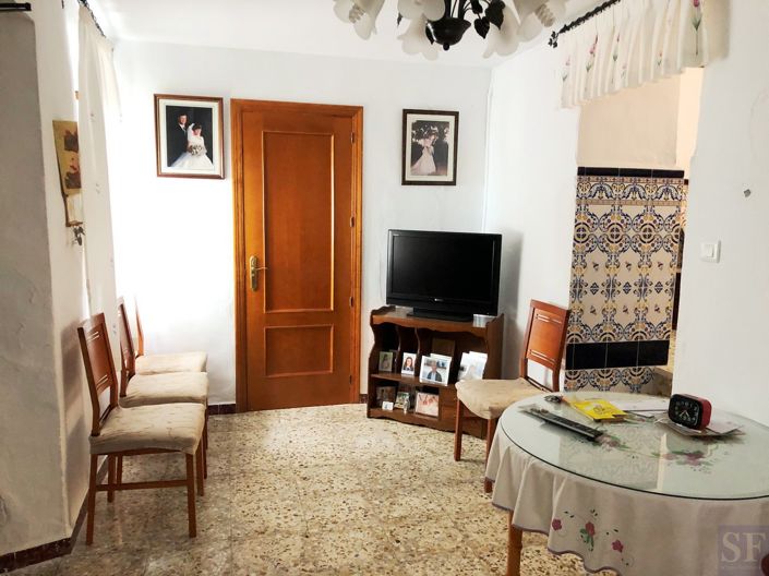 Image No.2-4 Bed Townhouse for sale