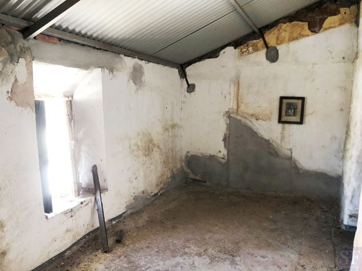 Image No.10-4 Bed Townhouse for sale