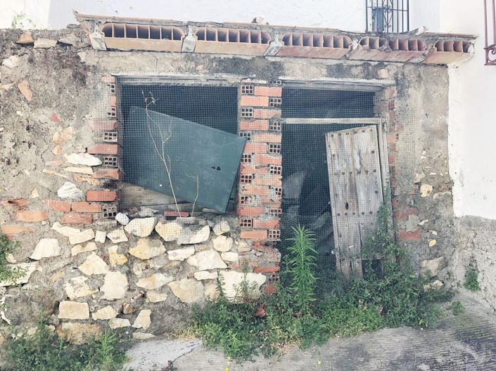 Image No.13-2 Bed Townhouse for sale