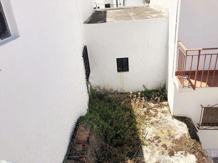 Image No.14-2 Bed Townhouse for sale