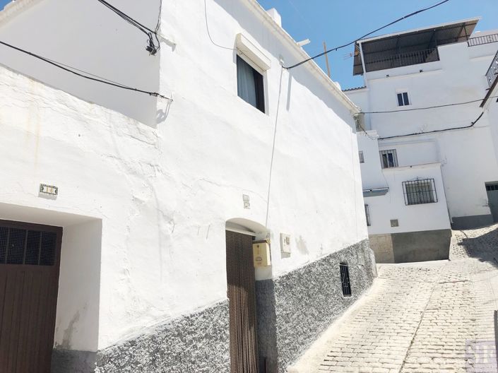 Image No.17-2 Bed Townhouse for sale