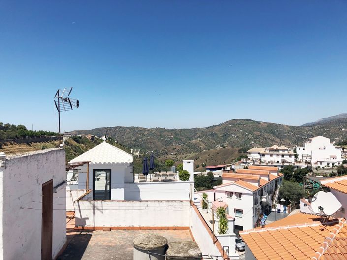 Image No.18-2 Bed Townhouse for sale