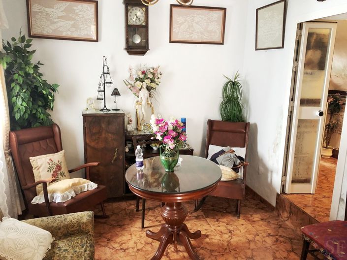 Image No.6-2 Bed Townhouse for sale