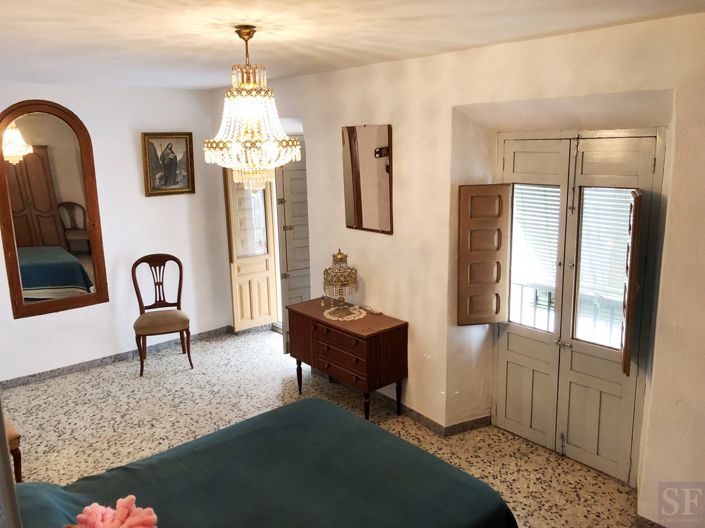 Image No.10-3 Bed Townhouse for sale