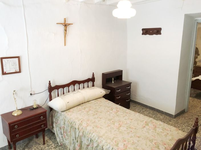 Image No.14-3 Bed Townhouse for sale