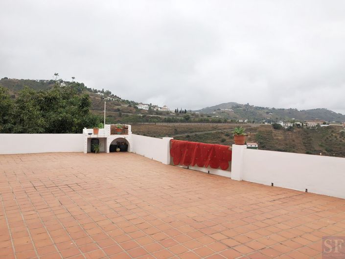 Image No.15-4 Bed Townhouse for sale