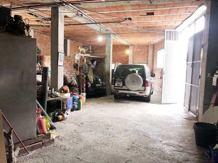 Image No.18-4 Bed Townhouse for sale