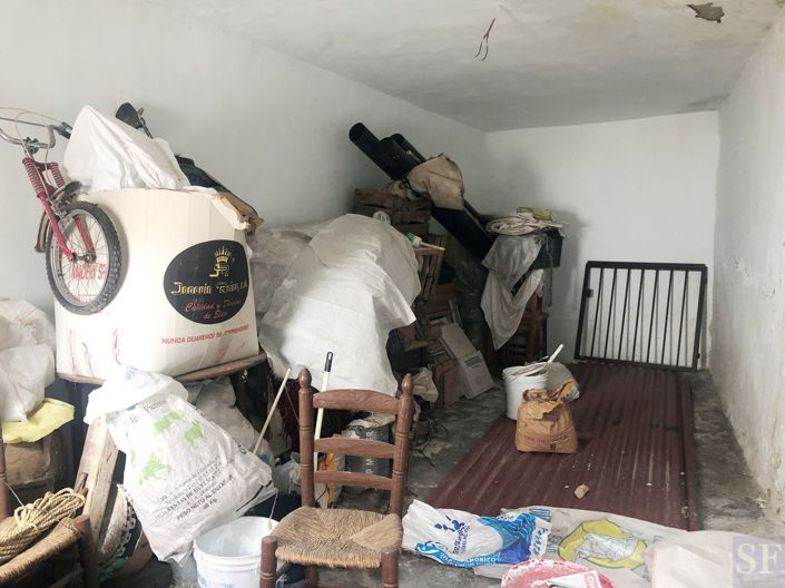 Image No.18-2 Bed Townhouse for sale