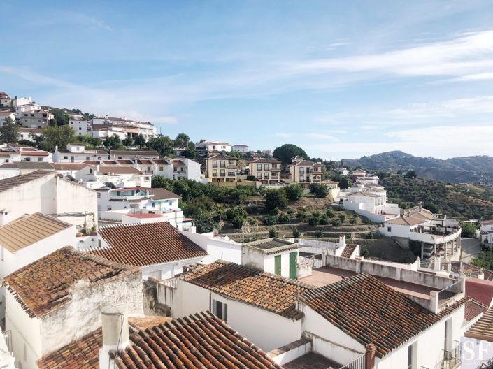 Image No.18-3 Bed Townhouse for sale