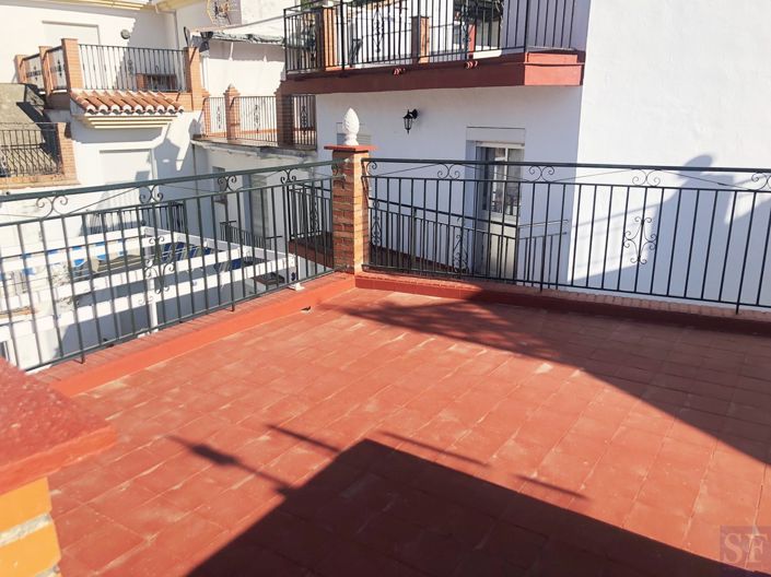 Image No.19-4 Bed Townhouse for sale