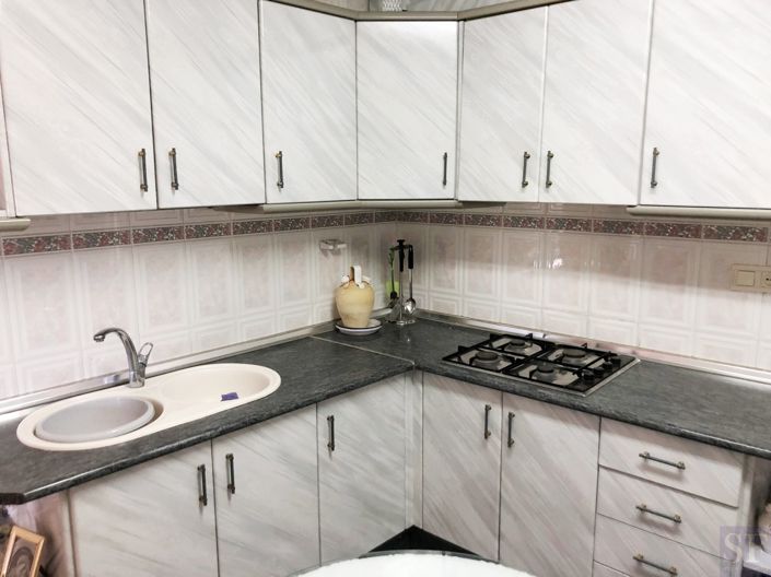 Image No.12-7 Bed Townhouse for sale