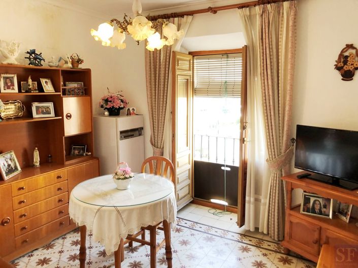 Image No.13-7 Bed Townhouse for sale