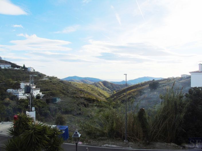 Image No.19-2 Bed Townhouse for sale