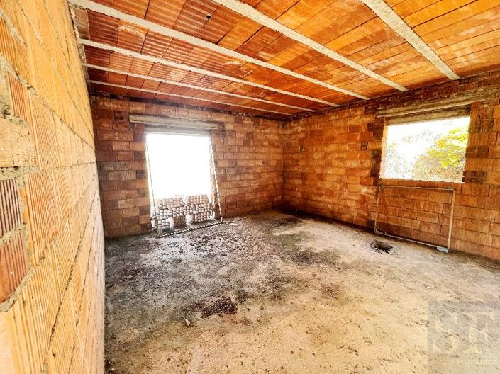 Image No.10-2 Bed Villa for sale