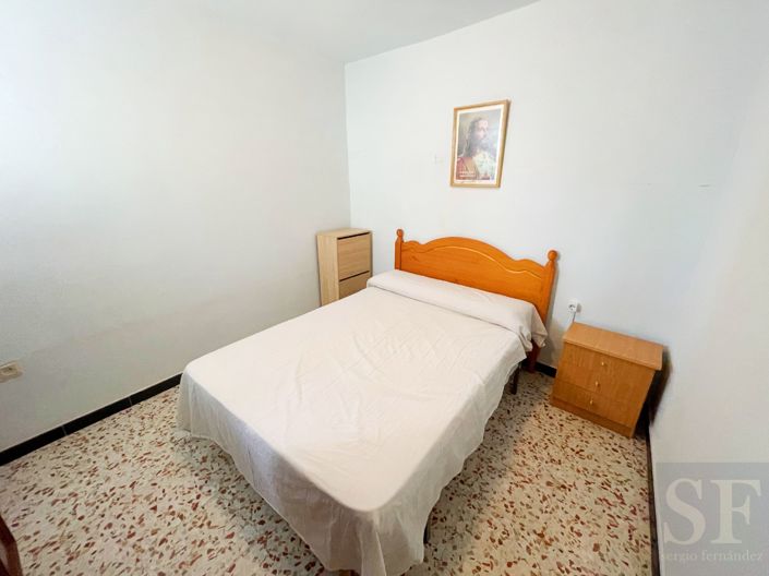 Image No.16-12 Bed Townhouse for sale