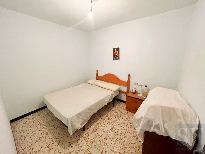 Image No.5-12 Bed Townhouse for sale