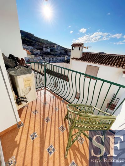 Image No.12-3 Bed Townhouse for sale