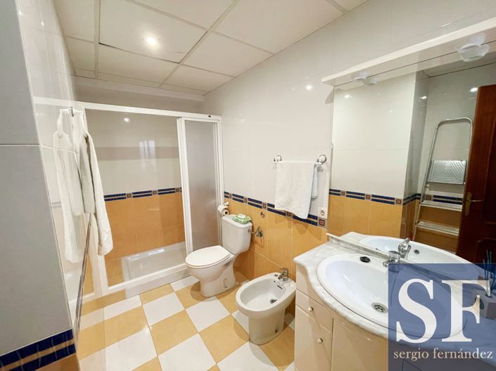 Image No.15-3 Bed Townhouse for sale