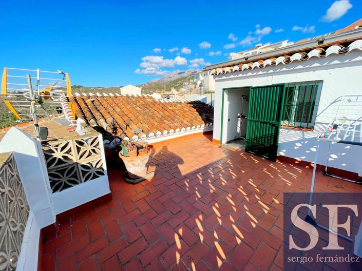 Image No.18-3 Bed Townhouse for sale