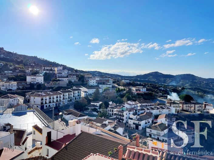 Image No.19-3 Bed Townhouse for sale