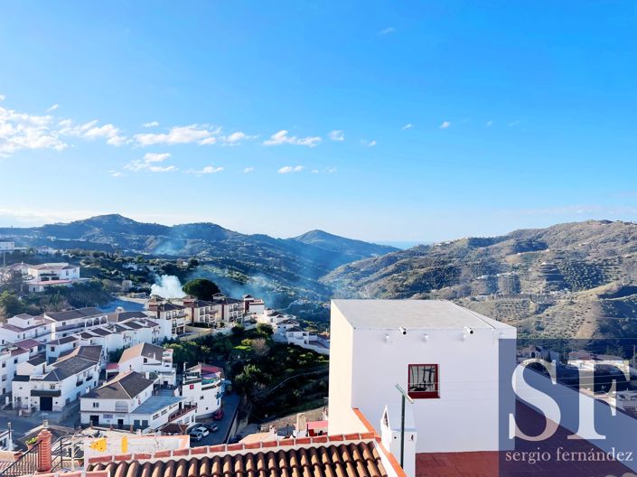 Image No.20-3 Bed Townhouse for sale