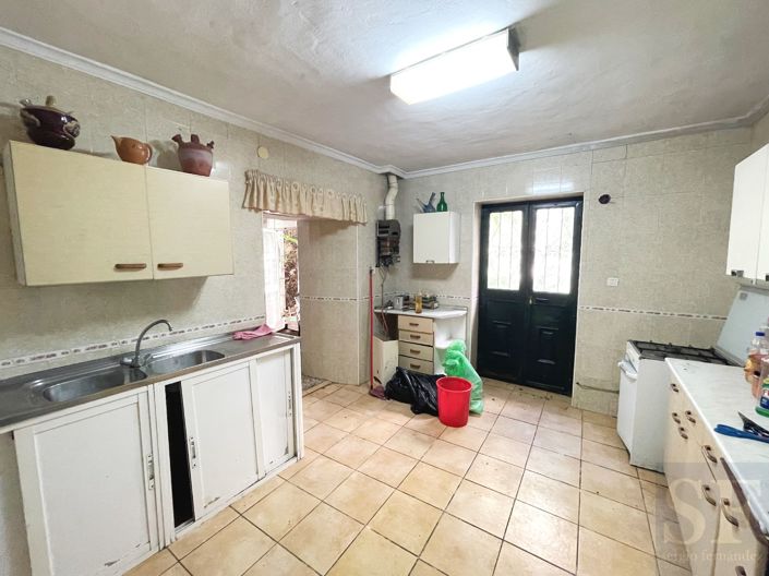 Image No.12-6 Bed Townhouse for sale