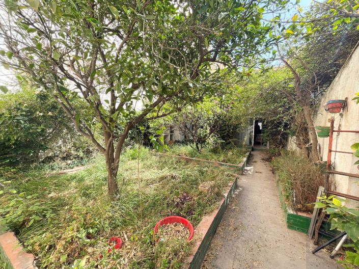 Image No.17-6 Bed Townhouse for sale