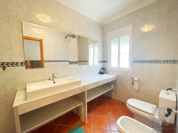 Image No.14-5 Bed Villa for sale