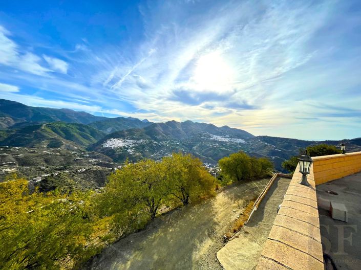 Image No.19-3 Bed Villa for sale