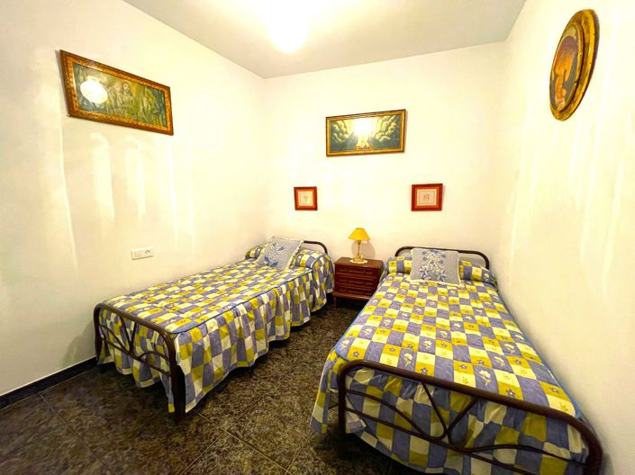 Image No.11-3 Bed Townhouse for sale