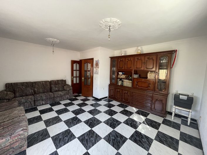 Image No.6-3 Bed Townhouse for sale